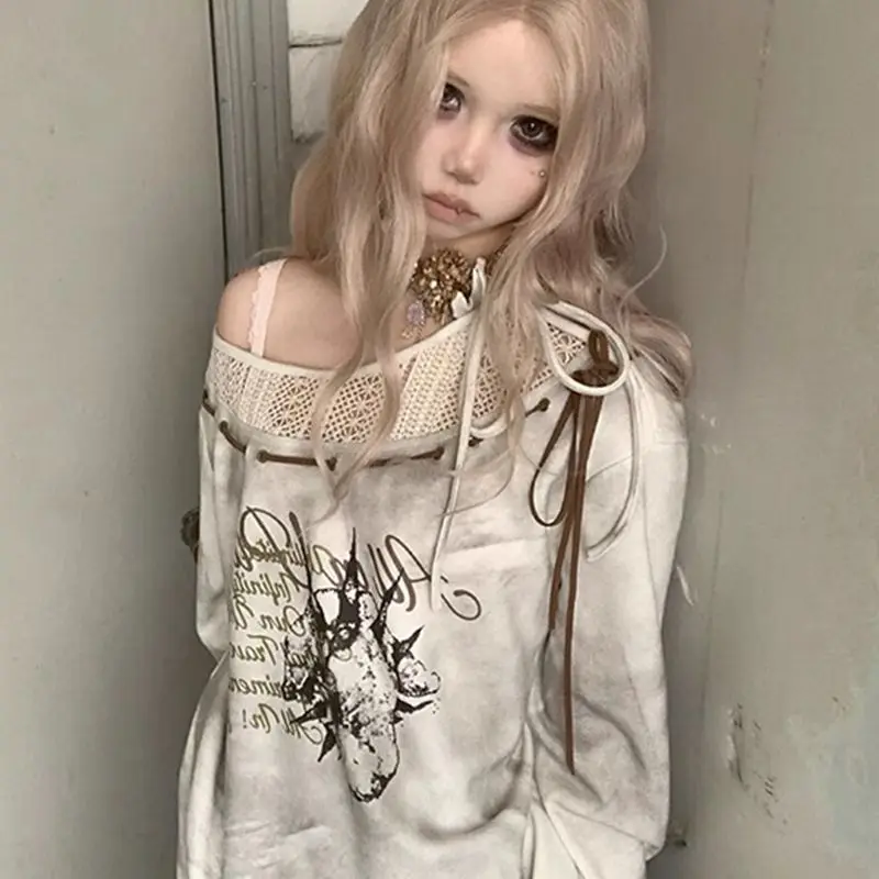 Japanese Retro Off-shoulder Printed Splicing T-shirt Hot Girl Skew Collar Long-sleeved Streetwear Casual Versatile Pullover Top
Japanese Retro Off-shoulder Printed Splicing T-shirt Hot Girl Skew Collar Long-sleeved Streetwear Casual Versatile Pullover Top