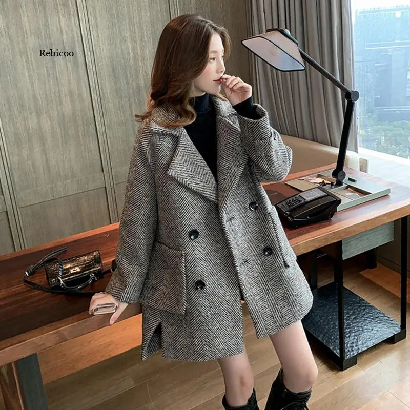 Women's Jacket Woolen Blazer Women's New Autumn And Winter All-match Thickened Small Mid-length Plaid Woolen Coat
Women's Jacket Woolen Blazer Women's New Autumn And Winter All-match Thickened Small Mid-length Plaid Woolen Coat