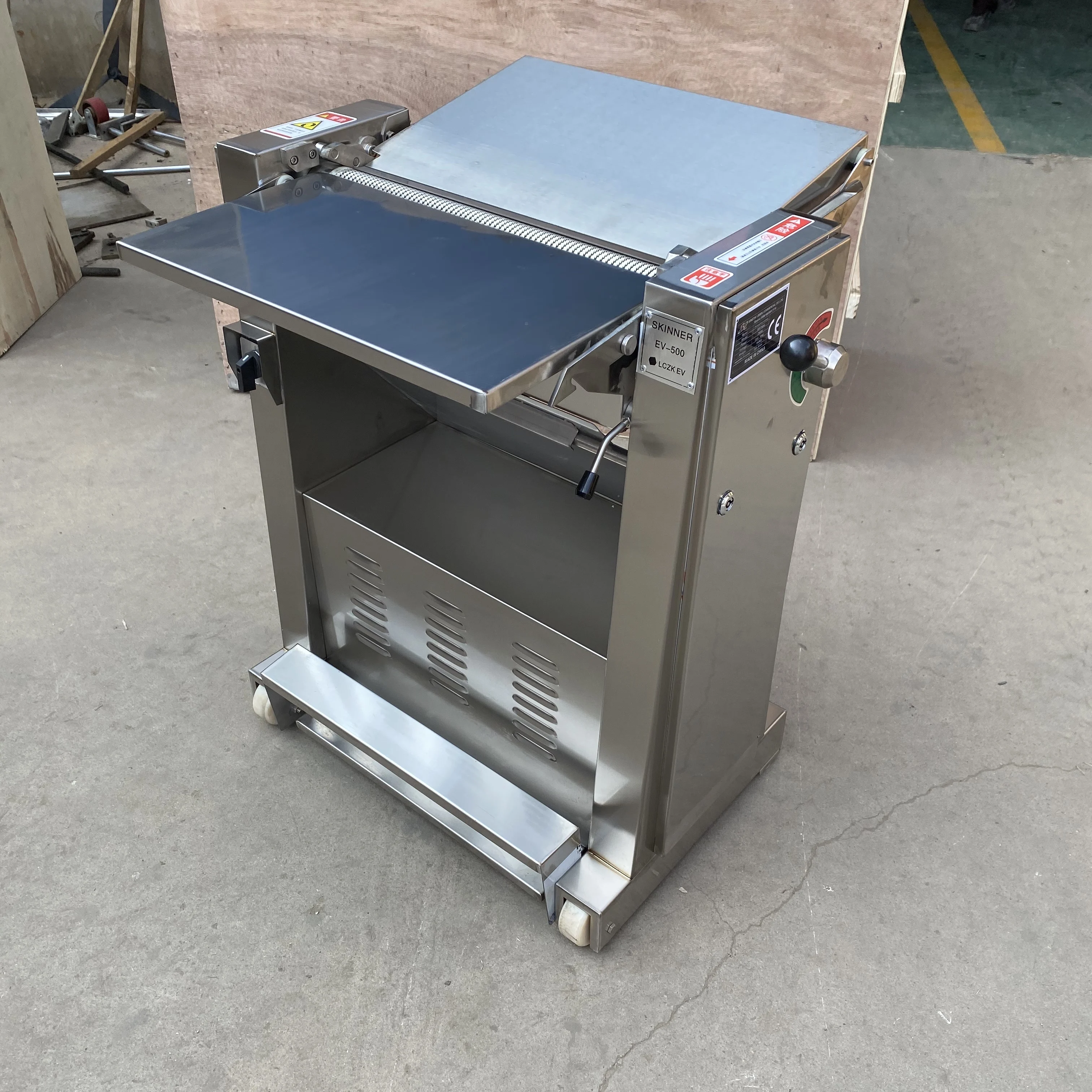 High Efficiency Pork Meat Skin Peeling Machine Electric Pig Pork Peeler Pork Skin Peeling Machine
High Efficiency Pork Meat Skin Peeling Machine Electric Pig Pork Peeler Pork Skin Peeling Machine