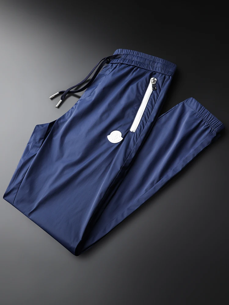 Мужские спортивные брюки из ледяного шелка, быстросохнущие, повседневные, свободного кроя, летние, тонкие, синие, с эластичным поясом, молодежные, элегантные, немнущиеся, укороченные (до щиколотки)
Мужские спортивные брюки из ледяного шелка, быстросохнущие, повседневные, свободного кроя, летние, тонкие, синие, с эластичным поясом, молодежные, элегантные, немнущиеся, укороченные (до щиколотки)