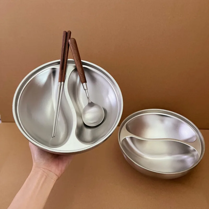 304 Stainless Steel Double-compartment Household Fruit Salad Noodle Bowl with Double Compartments, Double-layer Anti-scalding
304 Stainless Steel Double-compartment Household Fruit Salad Noodle Bowl with Double Compartments, Double-layer Anti-scalding