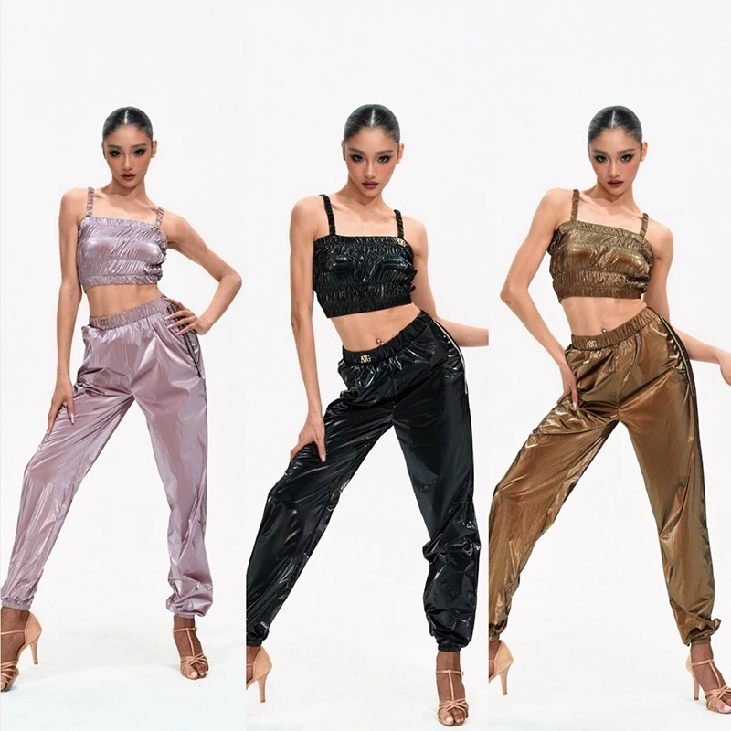 2026 Glossy Latin Dance Costumes Women Pleated Tops Rhinestone Pants Chacha Rumba Dance Performance Clothes Sauna Suit SS2275
2026 Glossy Latin Dance Costumes Women Pleated Tops Rhinestone Pants Chacha Rumba Dance Performance Clothes Sauna Suit SS2275
