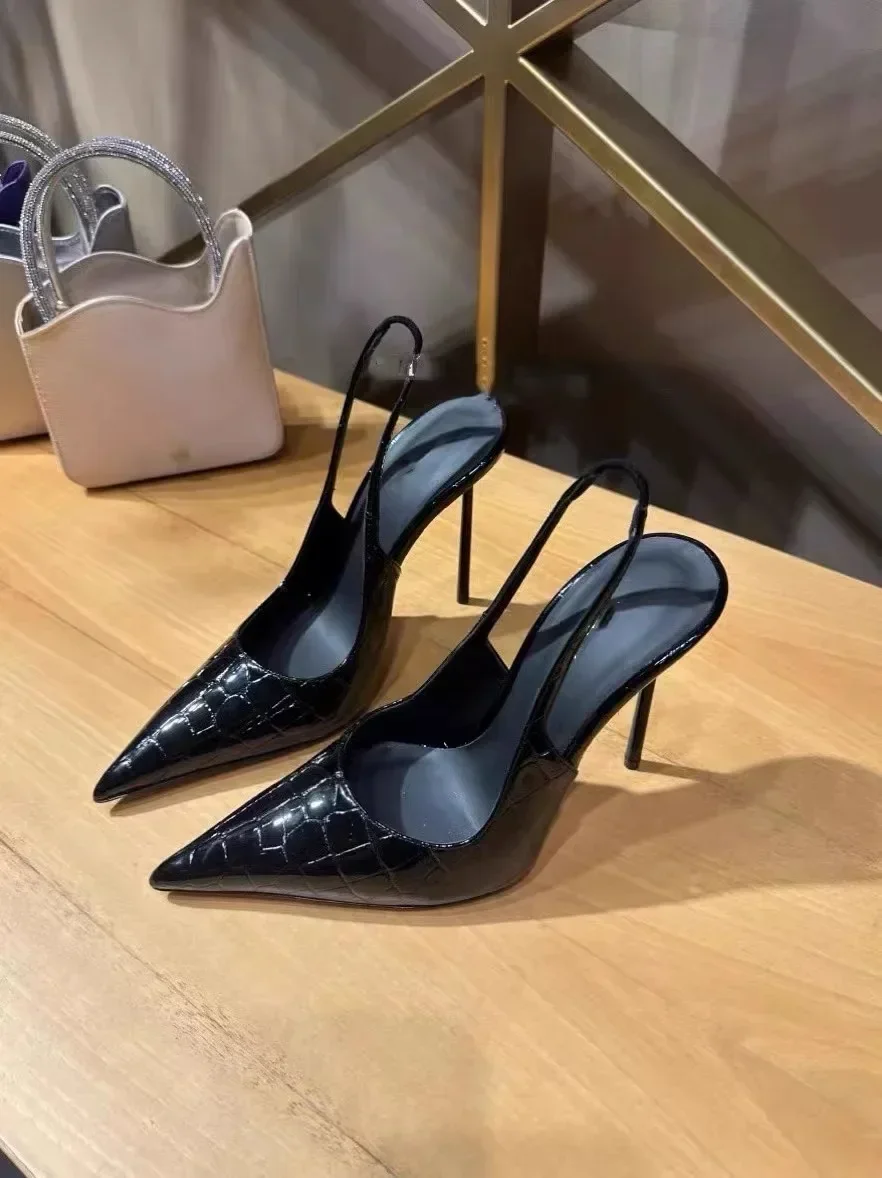 2025 Summer New Pointed Shallow Mouth French High Heels Single Shoes for Women, Thin Heels, Sexy Crocodile Pattern Sandals
2025 Summer New Pointed Shallow Mouth French High Heels Single Shoes for Women, Thin Heels, Sexy Crocodile Pattern Sandals