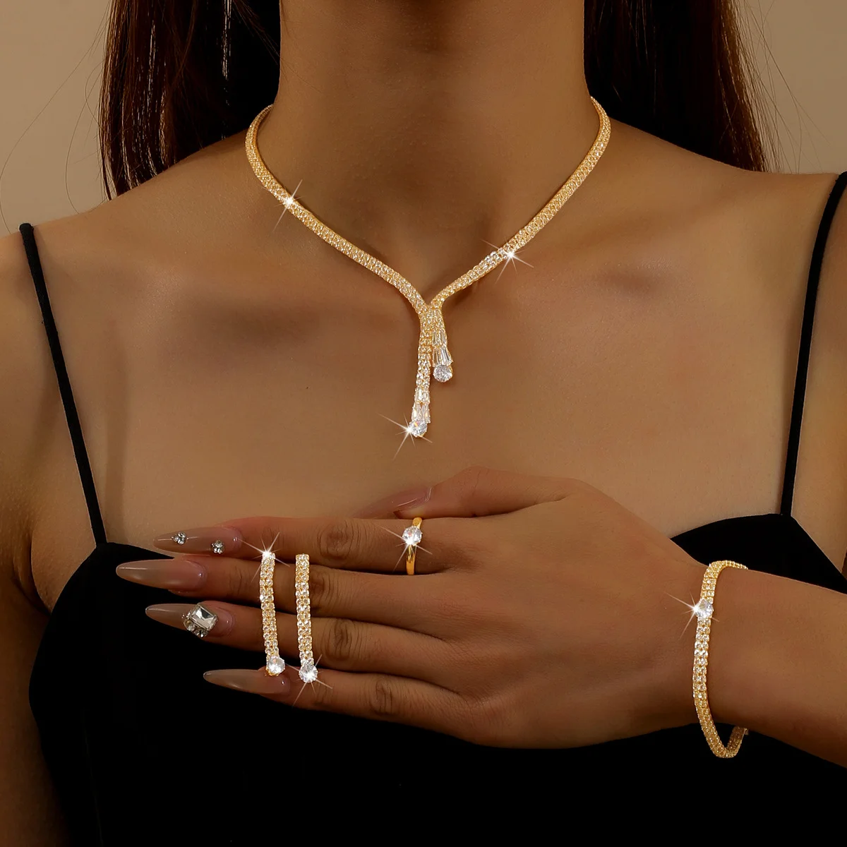 Sweet temperament necklace and earrings set - luxurious, high-end, simple wedding jewelry accessory
Sweet temperament necklace and earrings set - luxurious, high-end, simple wedding jewelry accessory