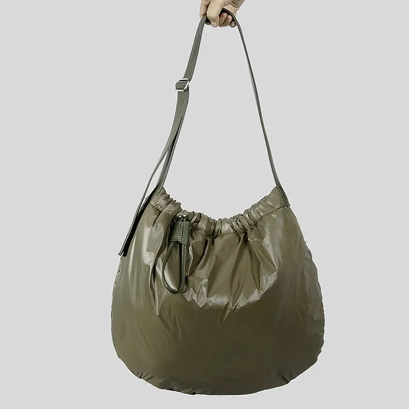 New nylon fabric drawstring bucket bag Women Space Pad Cotton Feather Down Bag Bucket Handbag sac a main carteira Bolsa Feminina
New nylon fabric drawstring bucket bag Women Space Pad Cotton Feather Down Bag Bucket Handbag sac a main carteira Bolsa Feminina
