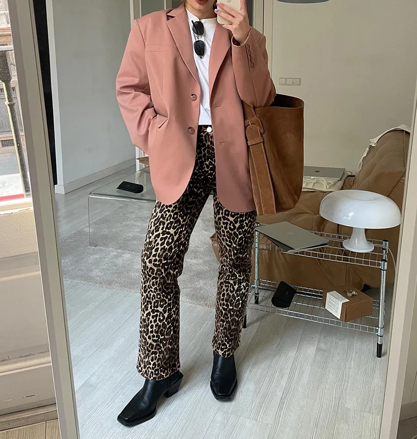 2025 Fashion Woman Leopard Print Trouser High Waist Loose Zipper Fly Female Long Pants Vintage Streetwear Women's Wide Leg Pant 
2025 Fashion Woman Leopard Print Trouser High Waist Loose Zipper Fly Female Long Pants Vintage Streetwear Women's Wide Leg Pant