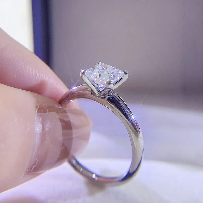 14K Gold Women's Ring Princess Square Mosan Diamond D-color VVS1 Ring Wedding Engagement Party Anniversary Valentine's Gift
14K Gold Women's Ring Princess Square Mosan Diamond D-color VVS1 Ring Wedding Engagement Party Anniversary Valentine's Gift