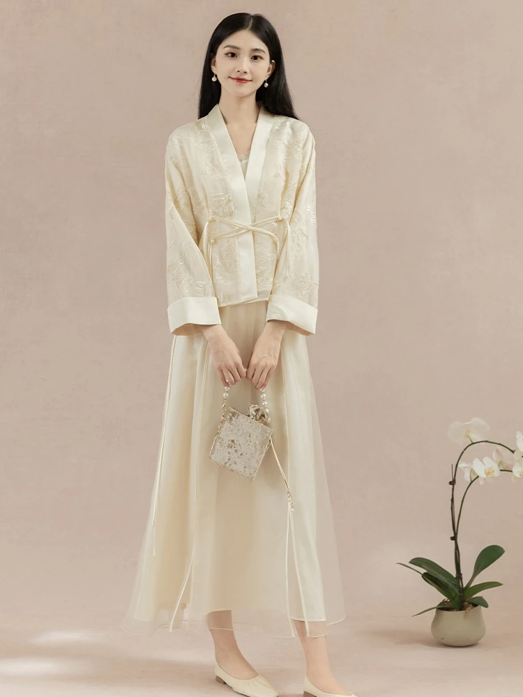 an Yuezhi Spring Summer New Chinese Sle Women's Original National Trend Rvated Collar Hanfu Embroidered Clouds Mountai...
an Yuezhi Spring Summer New Chinese Sle Women's Original National Trend Rvated Collar Hanfu Embroidered Clouds Mountai...