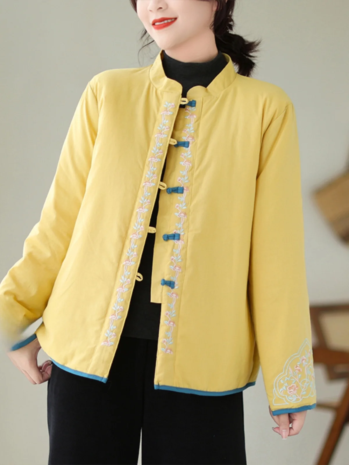 Женское хлопково-льняное пальто с вышивкой, винтажный чайный костюм на пуговицах, теплая верхняя одежда, длинный воротник-стойка, свободный крой
Женское хлопково-льняное пальто с вышивкой, винтажный чайный костюм на пуговицах, теплая верхняя одежда, длинный воротник-стойка, свободный крой