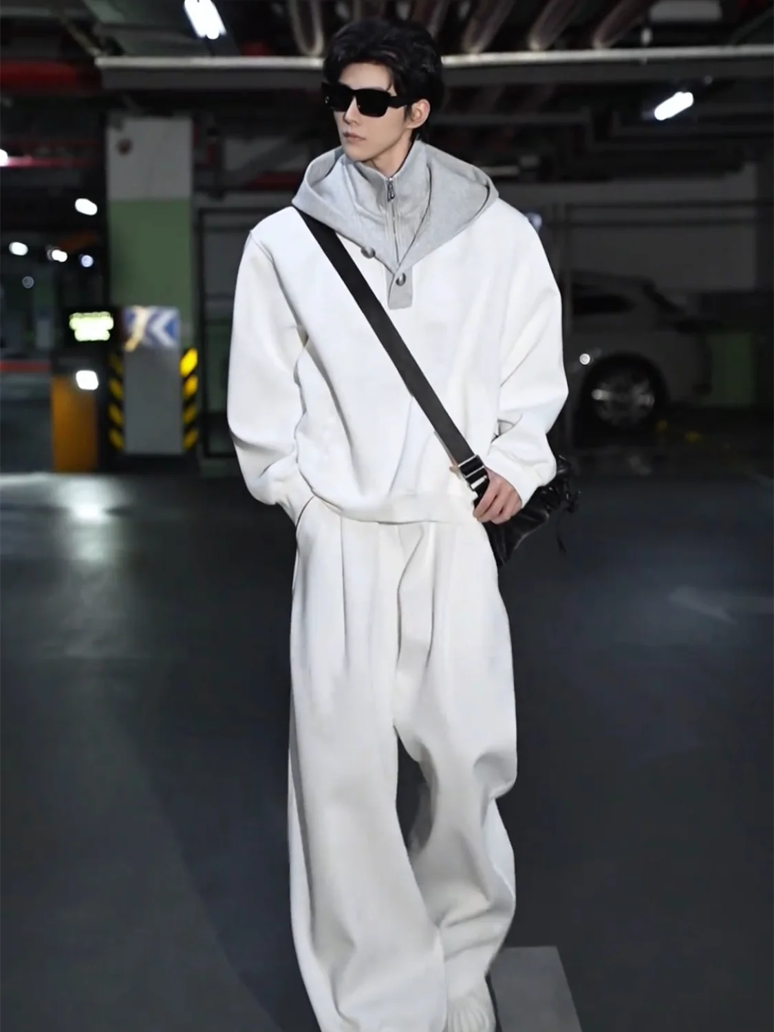 Spring Men's American Splice Casual Sport Suit Hoodie Wide Leg Pants Two Piece Set Knitted Material Long Sve Long Pants
Spring Men's American Splice Casual Sport Suit Hoodie Wide Leg Pants Two Piece Set Knitted Material Long Sve Long Pants