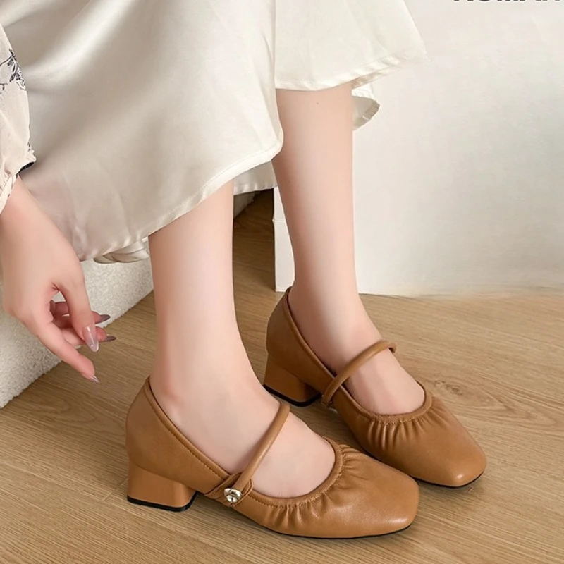 High Quality Simple Elegant High Heels Women's Spring 2025 New Style Casual Comfortable Leather Shoes
High Quality Simple Elegant High Heels Women's Spring 2025 New Style Casual Comfortable Leather Shoes