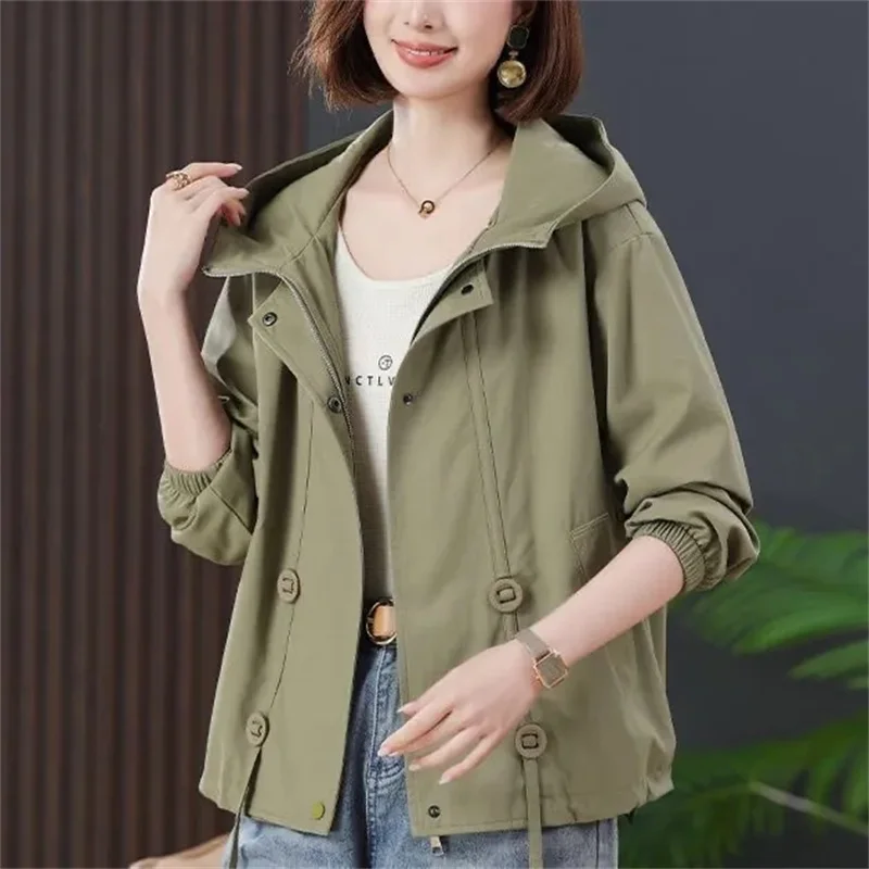 Casual Windbreaker Jackets Women 2025 Spring Autumn New Middle-Aged Mother Coats Short Hooded Overwear Ladies Loose Outwear Tops
Casual Windbreaker Jackets Women 2025 Spring Autumn New Middle-Aged Mother Coats Short Hooded Overwear Ladies Loose Outwear Tops