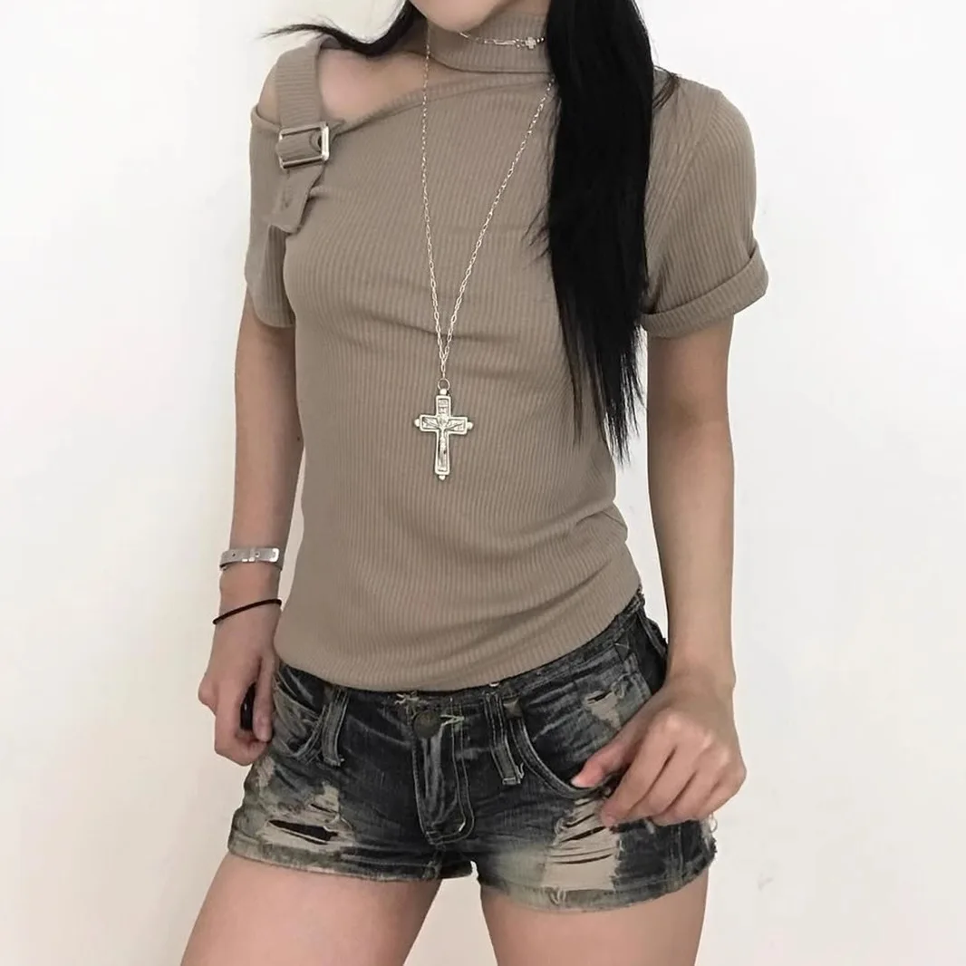 Design Sense Asymmetrical Slanted Shoulder Metal Buckle Decorative Short-sleeved T-shirt Spice Girl Slim-fit Semi-turtleneck
Design Sense Asymmetrical Slanted Shoulder Metal Buckle Decorative Short-sleeved T-shirt Spice Girl Slim-fit Semi-turtleneck