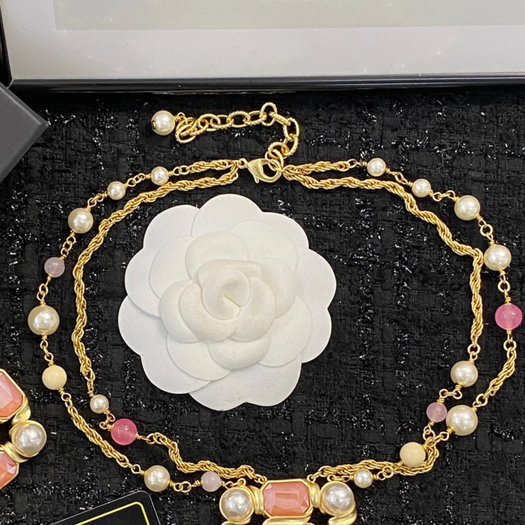 NEW Fashion Necklace Original Design Luxury Brand Pearl Double Necklace Jewelry Gifts Pendant Couples Pearl Gifts with Box
NEW Fashion Necklace Original Design Luxury Brand Pearl Double Necklace Jewelry Gifts Pendant Couples Pearl Gifts with Box