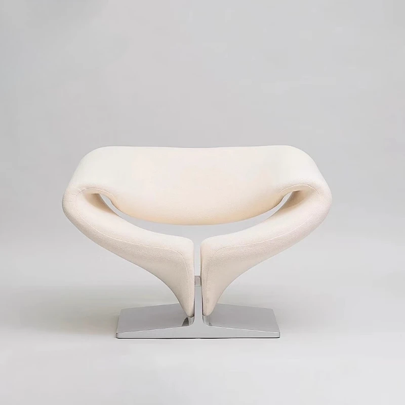 Nordic light luxury designer streamer chair backrest hollow model room reception fiberglass special-shaped
Nordic light luxury designer streamer chair backrest hollow model room reception fiberglass special-shaped
