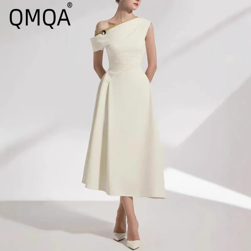 QMQA Fashion Women's Elegant Texture Asymmetric Shoulder Dress Vintage Niche Socialite Waist Dresses 2025 Female New QM748
QMQA Fashion Women's Elegant Texture Asymmetric Shoulder Dress Vintage Niche Socialite Waist Dresses 2025 Female New QM748