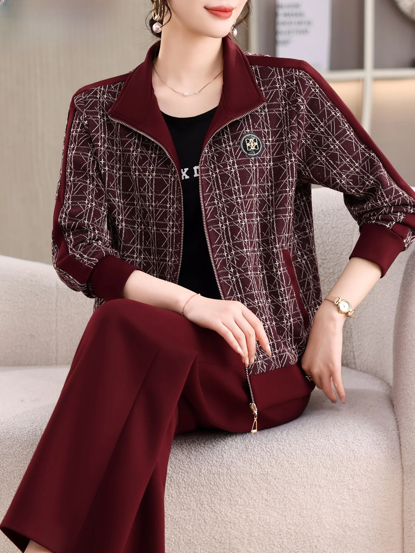 Casual Sportswear Set for Middle-Aged And ly Women Spring 2026 New Mom's Outerwear Anti-Aging T-irt Top Tee-Piece Set
Casual Sportswear Set for Middle-Aged And ly Women Spring 2026 New Mom's Outerwear Anti-Aging T-irt Top Tee-Piece Set