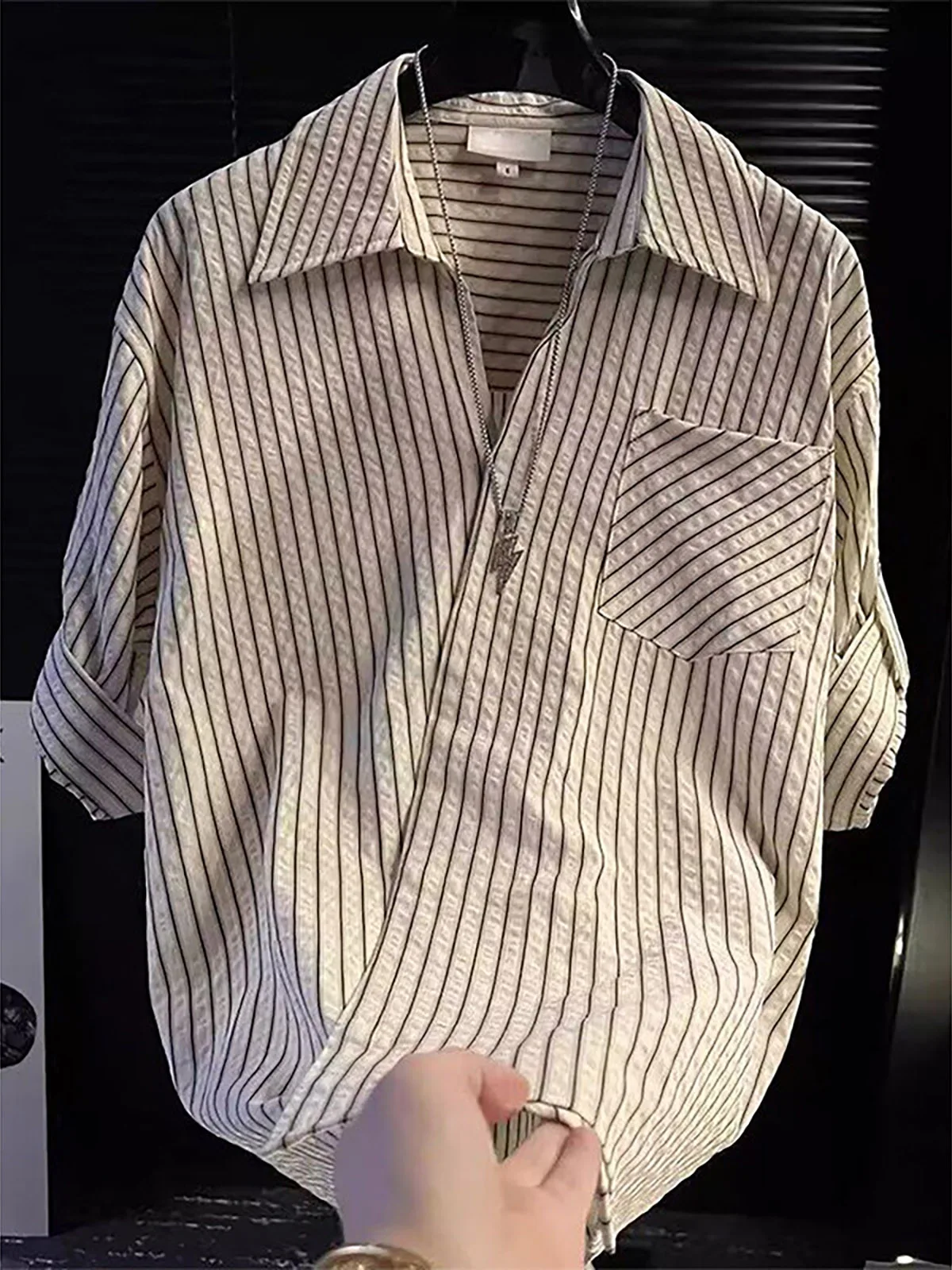Loose Fit Japanese Style Striped Short Sleeve Shirt Unisex Shoulder Drop Cuff Button down Breathable Casual Outerwear
Loose Fit Japanese Style Striped Short Sleeve Shirt Unisex Shoulder Drop Cuff Button down Breathable Casual Outerwear