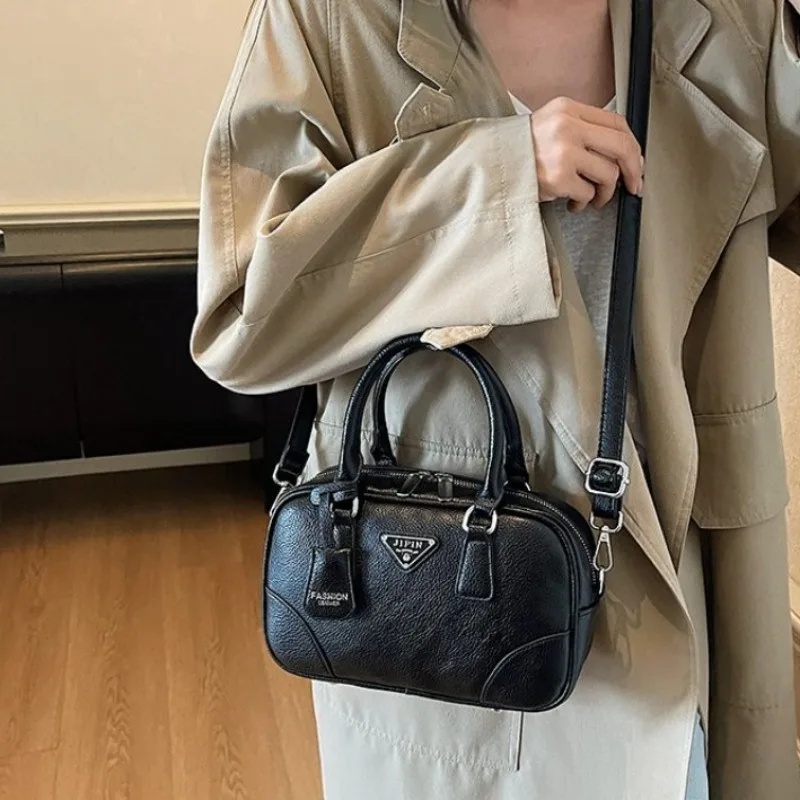 Women's Awesome Tote Bag Amazing Design For Fashion Enthusiasts And Style Lovers Outstanding Appearance
Women's Awesome Tote Bag Amazing Design For Fashion Enthusiasts And Style Lovers Outstanding Appearance