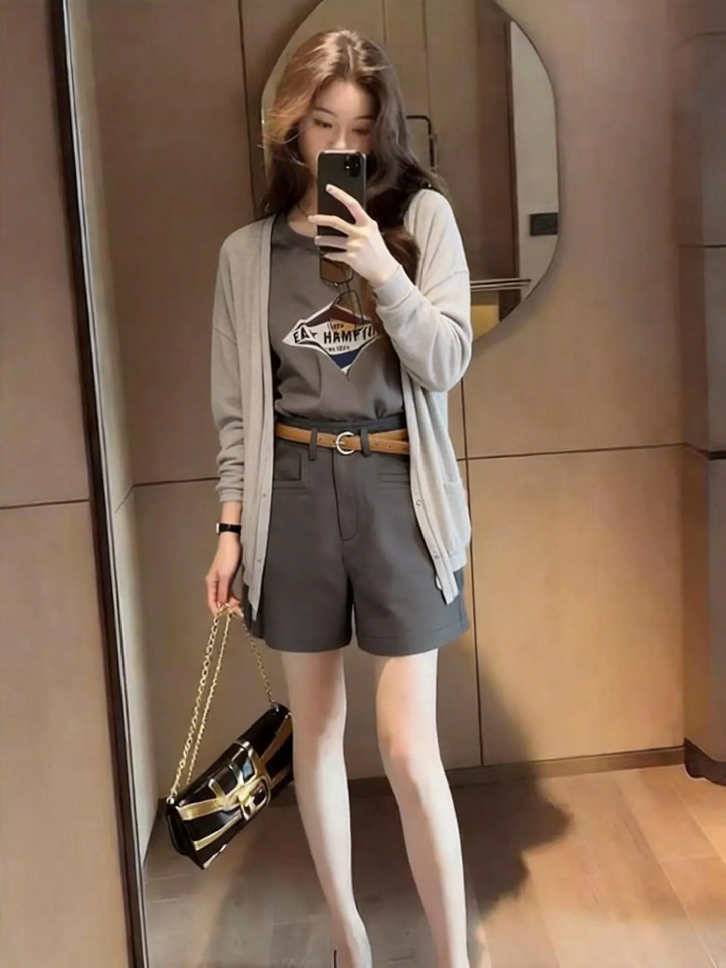 Spring Summer 2026 Fashion Korean Style Commute Two-Piece Set Women's Simple Elegant Open Cardigan Shorts Slimming Trendy Ens...
Spring Summer 2026 Fashion Korean Style Commute Two-Piece Set Women's Simple Elegant Open Cardigan Shorts Slimming Trendy Ens...