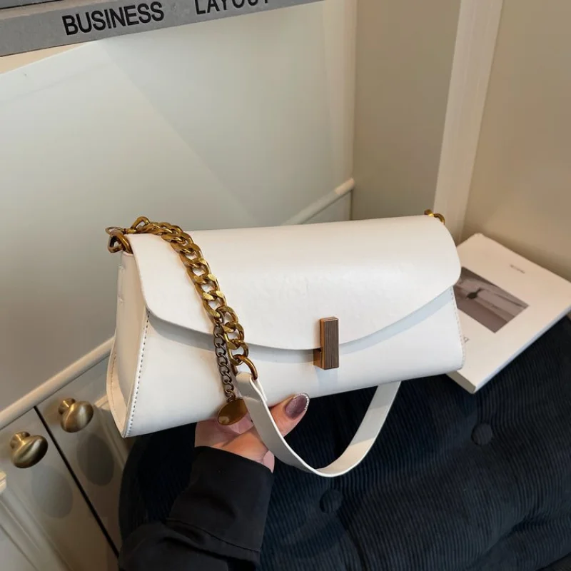 Chic Ladies Crossbody-Bag Crafted From Microfiber Leather Featuring Classic Sweden High-End Lightweight Daily Look
Chic Ladies Crossbody-Bag Crafted From Microfiber Leather Featuring Classic Sweden High-End Lightweight Daily Look