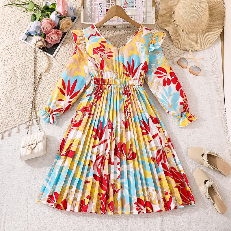 Это яркое абстрактное платье с цветочным принтом для девочек 8-12 лет, с V-образным вырезом, рюшами на плечах и присборенной талией для идеального облегания.
Это яркое абстрактное платье с цветочным принтом для девочек 8-12 лет, с V-образным вырезом, рюшами на плечах и присборенной талией для идеального облегания.