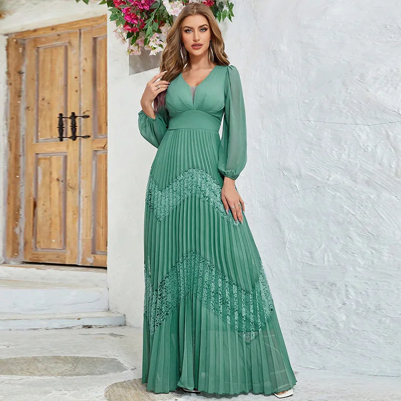 Green women's dress V-neck chiffon waist pleated splicing lace dress high-end temperament classic luxury women's clothing
Green women's dress V-neck chiffon waist pleated splicing lace dress high-end temperament classic luxury women's clothing
