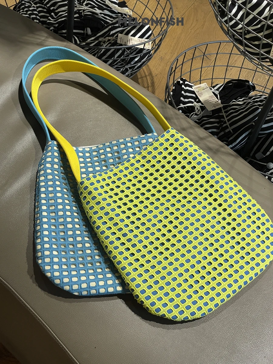 Original Fashion New Hollow Design Women's Bag Splicing Color Collision Personalized Large Capacity Shopper Shoulder Bags Trendy
Original Fashion New Hollow Design Women's Bag Splicing Color Collision Personalized Large Capacity Shopper Shoulder Bags Trendy