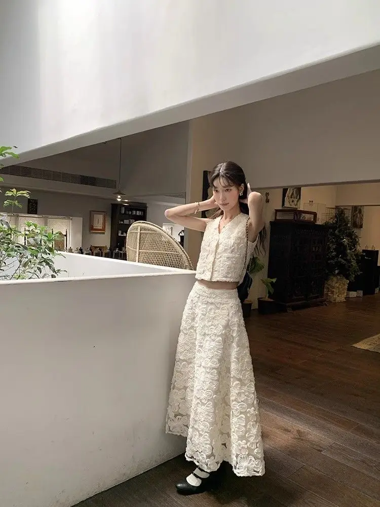 Skirt Suit Women Clothing 2 Piece Sets V-neck Sleeveless Vest Coats High Waist A-line Skirts Outfits Chic Floral Temperament Set
Skirt Suit Women Clothing 2 Piece Sets V-neck Sleeveless Vest Coats High Waist A-line Skirts Outfits Chic Floral Temperament Set