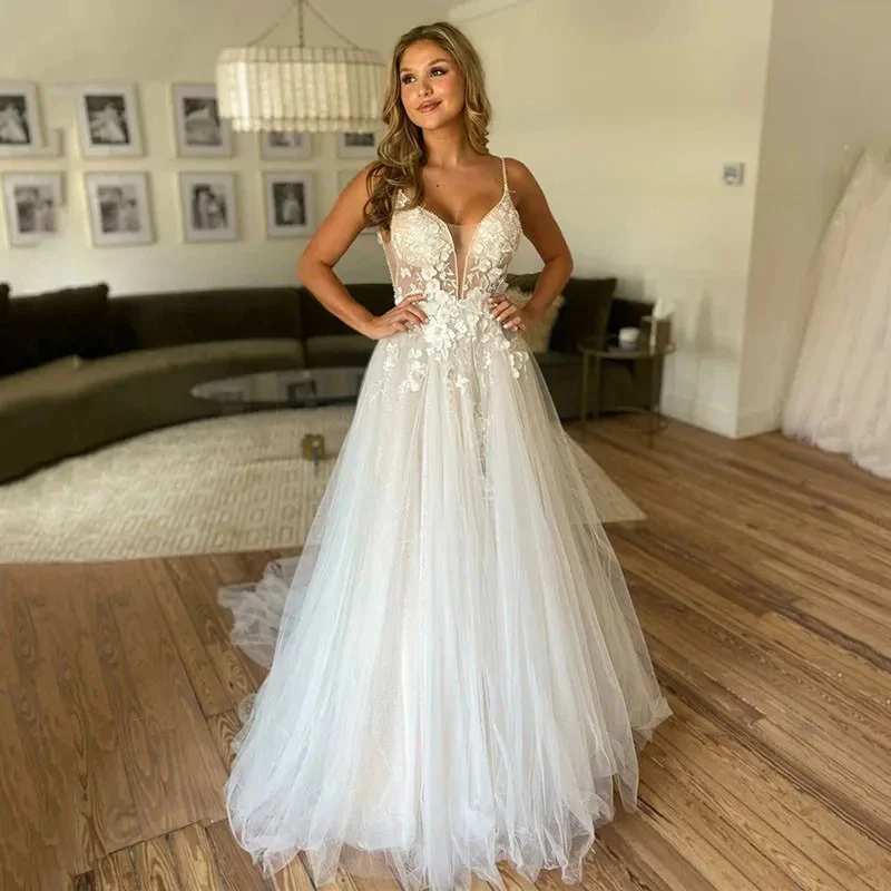 V Neck Boho Wedding Dresses A Line Spaghetti Straps Appliqued Lace Bride Dress Elegant Appliqued Lace Wedding Gowns
V Neck Boho Wedding Dresses A Line Spaghetti Straps Appliqued Lace Bride Dress Elegant Appliqued Lace Wedding Gowns