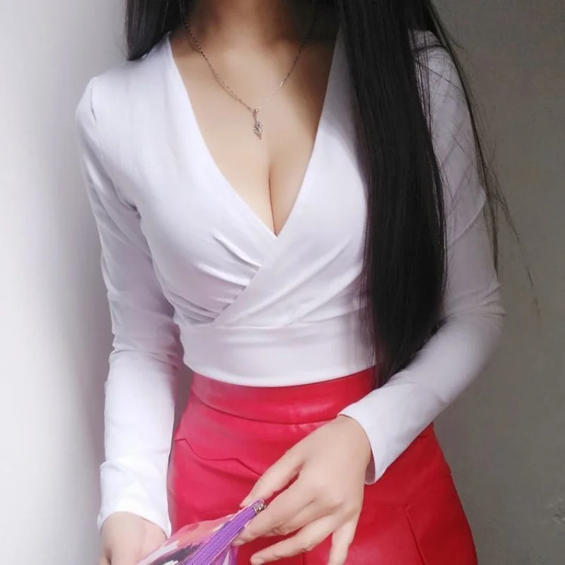 V-Neck Sexy Long Sleeved Short Shirt With Pleats, Low Collar, Exposed Navel, Tight Fitting Short Style, High Waist Base Shirt
V-Neck Sexy Long Sleeved Short Shirt With Pleats, Low Collar, Exposed Navel, Tight Fitting Short Style, High Waist Base Shirt