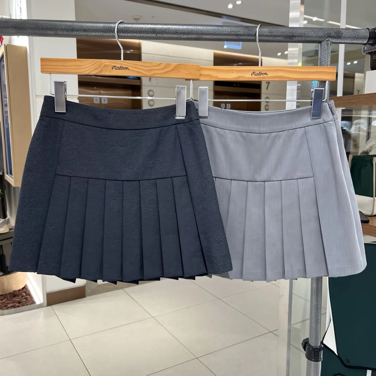 Women's Fall Golf Wear Casual Pleated Skirt - Sporty and Versatile Style
Women's Fall Golf Wear Casual Pleated Skirt - Sporty and Versatile Style