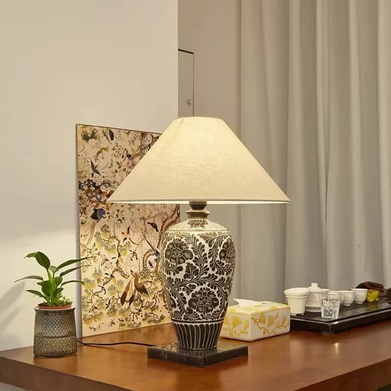 Chinese Retro Ceramic Desk Lamp for Bedroom Lampshade LED Lights Bedside Lamps Dining Table Lighting Living Room Decor
Chinese Retro Ceramic Desk Lamp for Bedroom Lampshade LED Lights Bedside Lamps Dining Table Lighting Living Room Decor