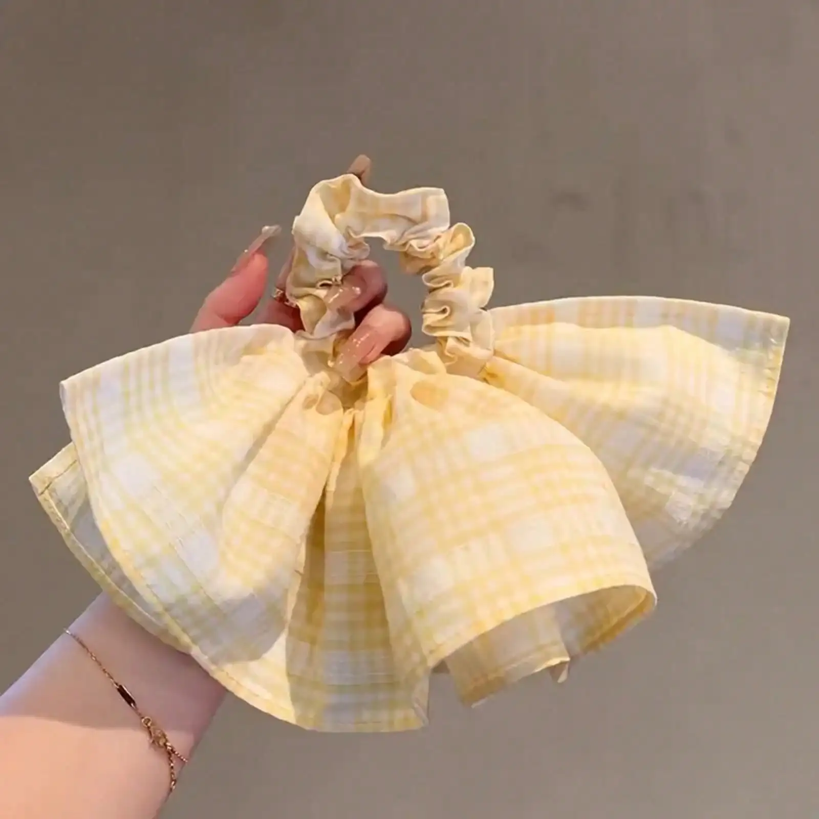Korean Style Cream Yellow Plaid Skirt Hem Scrunchie French Elegant Temperament Women Back Of Head Updo High Ponytail Hair Tie Sweet High-End Princess Hair Accessories
Korean Style Cream Yellow Plaid Skirt Hem Scrunchie French Elegant Temperament Women Back Of Head Updo High Ponytail Hair Tie Sweet High-End Princess Hair Accessories