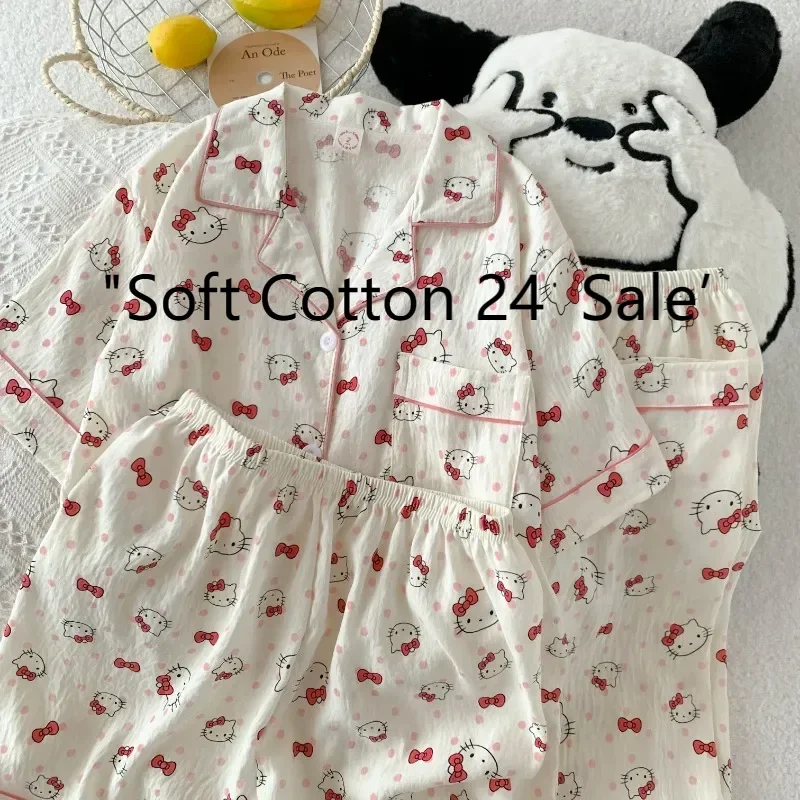Hello Kitty women's pajamas, sweet and cute in spring and summer, short-sleeved shorts and trousers three-piece loungewear
Hello Kitty women's pajamas, sweet and cute in spring and summer, short-sleeved shorts and trousers three-piece loungewear