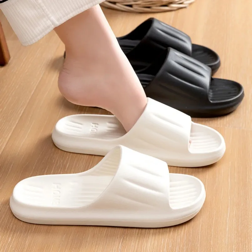 Мужские и женские шлепанцы EVA Cloud Slides с мягкой толстой подошвой, нескользящие, для ванной, дома, душа, улицы, пляжа, летние, повседневные.
Мужские и женские шлепанцы EVA Cloud Slides с мягкой толстой подошвой, нескользящие, для ванной, дома, душа, улицы, пляжа, летние, повседневные.