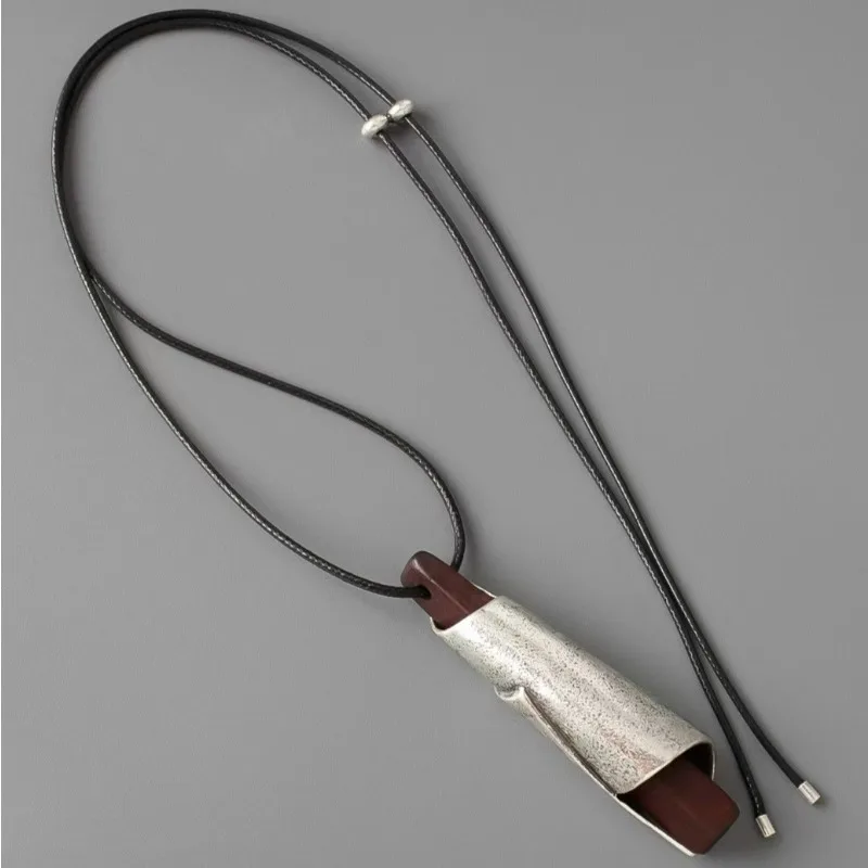 New Whistle Retro Necklace Light Luxury High-end Korean Wax Rope Necklace Jewelry Sweater Chain Accessories Collarbone Chain Jew
New Whistle Retro Necklace Light Luxury High-end Korean Wax Rope Necklace Jewelry Sweater Chain Accessories Collarbone Chain Jew