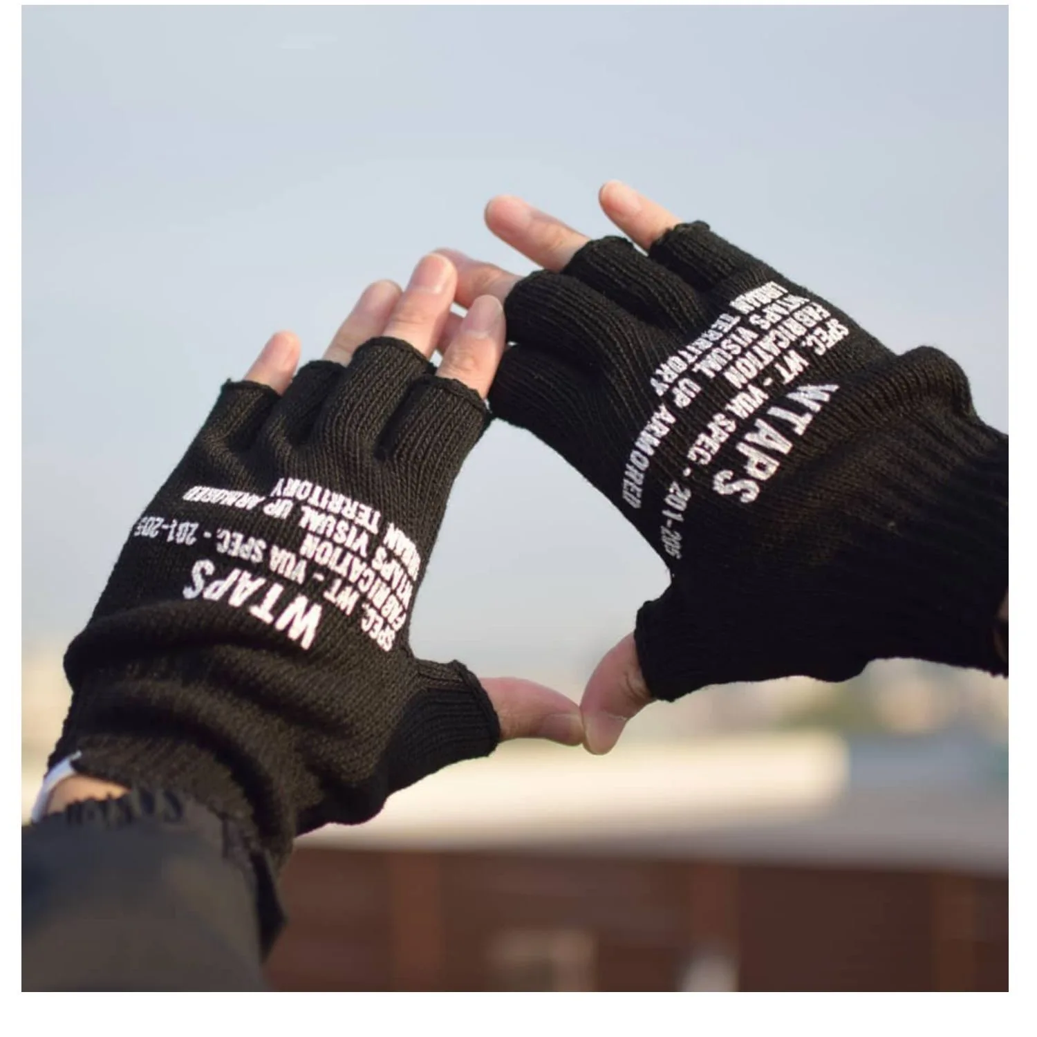 WTAPS Gloves military style knitted half-finger gloves font printing thermal decoration men and women Fashion
WTAPS Gloves military style knitted half-finger gloves font printing thermal decoration men and women Fashion