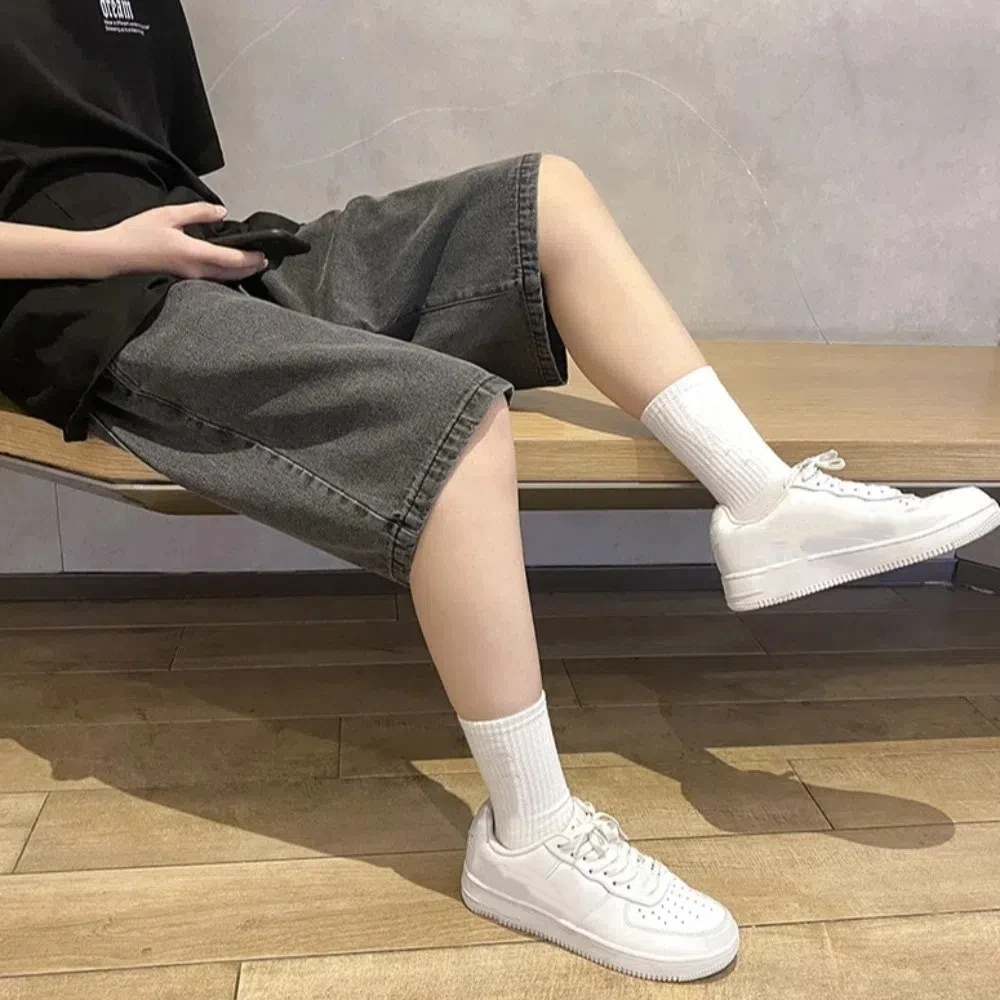 Шикарные джинсовые шорты на шнурке, мужские широкие брюки с высокой талией, мешковатые короткие джинсы, свободные джинсовые брюки длиной до колена для колледжа
Шикарные джинсовые шорты на шнурке, мужские широкие брюки с высокой талией, мешковатые короткие джинсы, свободные джинсовые брюки длиной до колена для колледжа