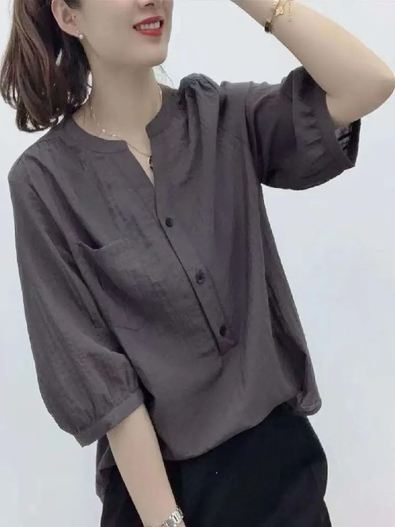 Slim Fit Women's Shirt Summer New Design V-Neck Half Sleeve Loose Fashionable Slimming Top Chinese Brandless Premium Women's ...
Slim Fit Women's Shirt Summer New Design V-Neck Half Sleeve Loose Fashionable Slimming Top Chinese Brandless Premium Women's ...