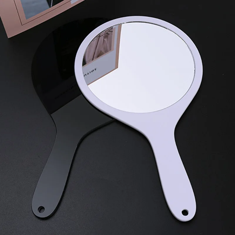 Oval shape, makeup, handle mirror, beauty salon, photo, non reflective.
Oval shape, makeup, handle mirror, beauty salon, photo, non reflective.