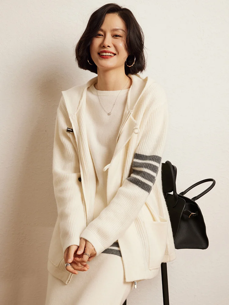 100% Pure Cashmere Women's Casual Hooded Horn Button Knitted Cardigan Sweater Age Reduction Loose Fashion Jacket Autumn Winter
100% Pure Cashmere Women's Casual Hooded Horn Button Knitted Cardigan Sweater Age Reduction Loose Fashion Jacket Autumn Winter