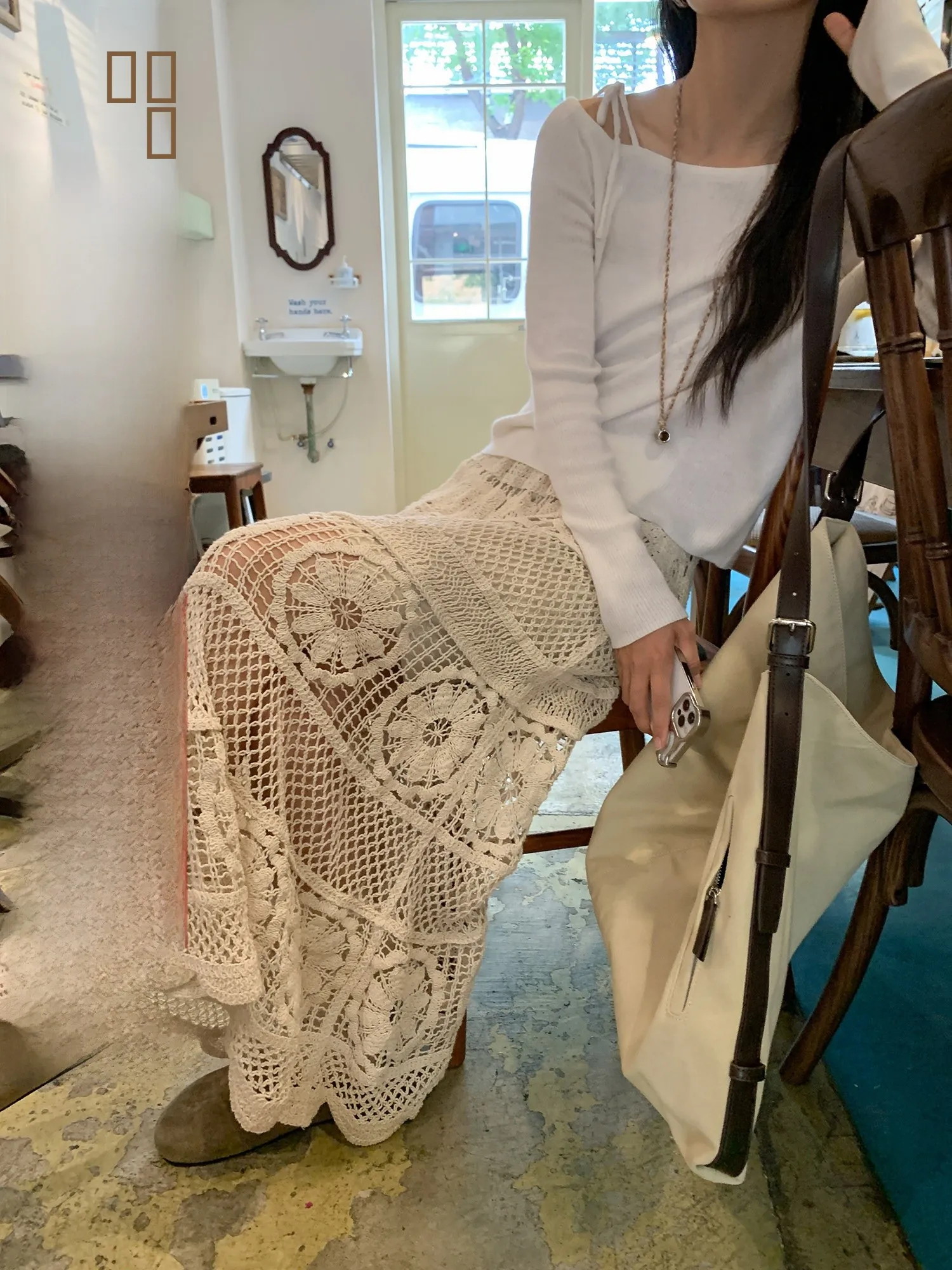 Юбка миди с высокой талией и вырезами, женская, весна-осень-зима, с цветочным узором, на крючках, приталенная, А-силуэт, французский стиль, повседневная одежда
Юбка миди с высокой талией и вырезами, женская, весна-осень-зима, с цветочным узором, на крючках, приталенная, А-силуэт, французский стиль, повседневная одежда