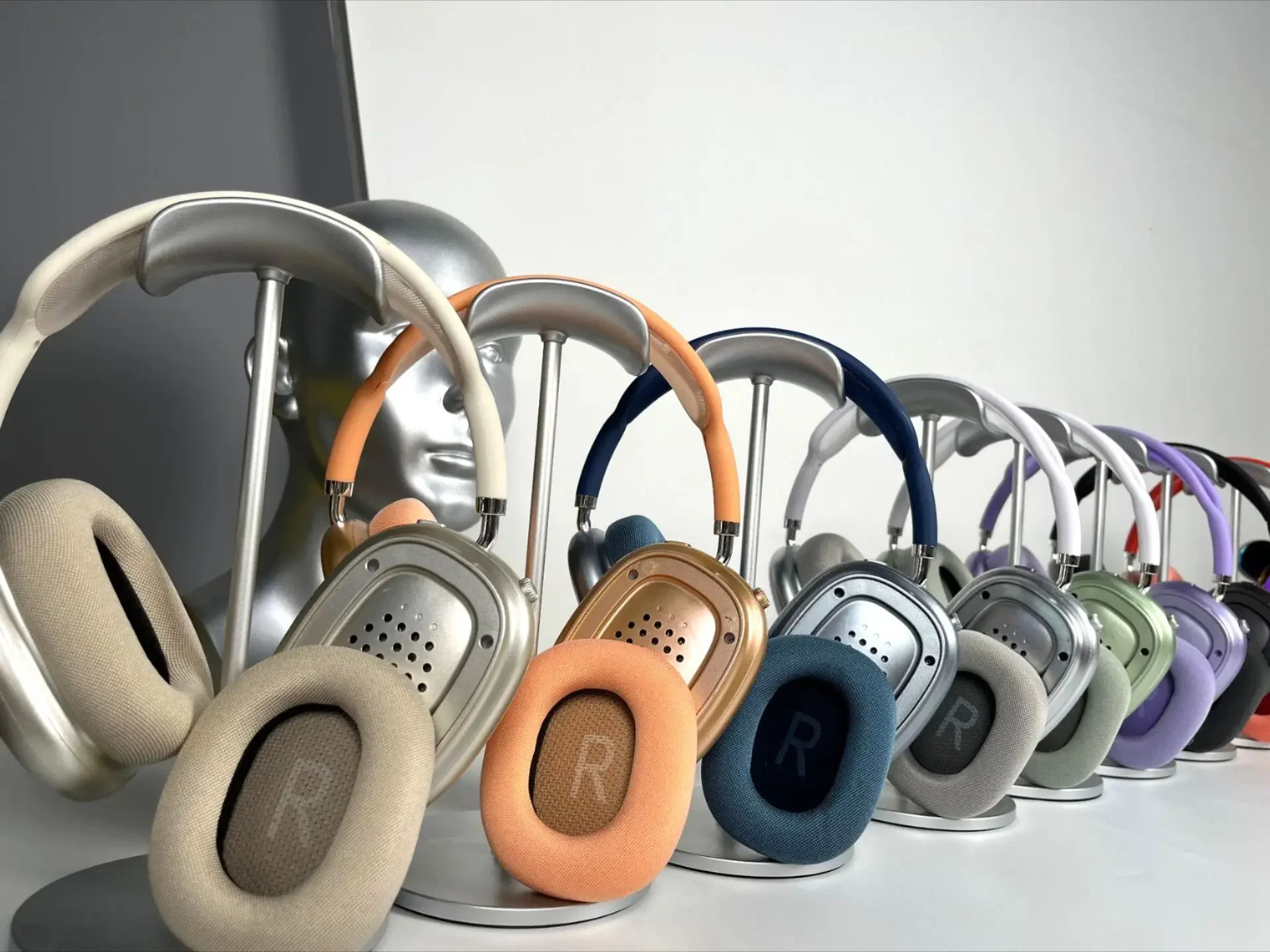 New P9AirMax wireless Bluetooth headset with magnetic ear tips and pop ups, sports Bluetooth headset
New P9AirMax wireless Bluetooth headset with magnetic ear tips and pop ups, sports Bluetooth headset