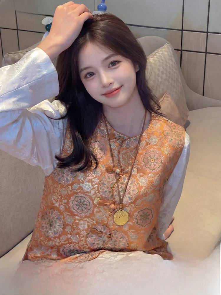 New Chinese Style Women's Silk Vest 100% Silk round Neck Spring New Arrival Traditional National Style Topwear
New Chinese Style Women's Silk Vest 100% Silk round Neck Spring New Arrival Traditional National Style Topwear