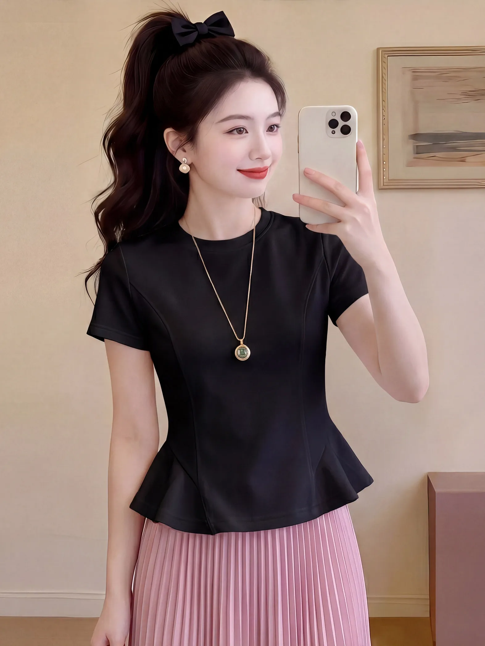 Unique Stylish Short Sleeve T-Shirt for Women Fashionable Elegant Korean Style Commute Wind High Waist round Neck Top
Unique Stylish Short Sleeve T-Shirt for Women Fashionable Elegant Korean Style Commute Wind High Waist round Neck Top