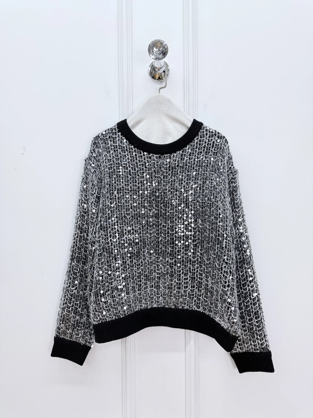 Новый весенне-летний высококачественный ажурный пуловер с пайетками, женский роскошный свободный свитер с длинными рукавами
Новый весенне-летний высококачественный ажурный пуловер с пайетками, женский роскошный свободный свитер с длинными рукавами