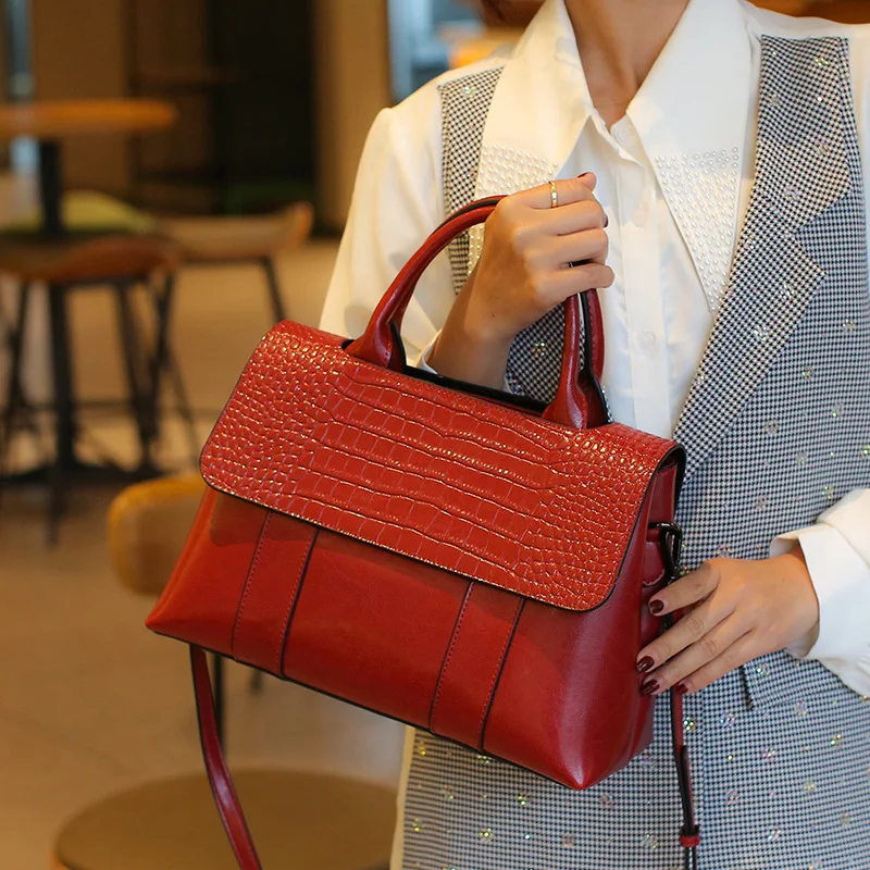 Genuine Leather Women's Handbag Shoulder Bag Large Capacity 2025 New High Quality Tote bag Cowhide crossbody bag shopping
Genuine Leather Women's Handbag Shoulder Bag Large Capacity 2025 New High Quality Tote bag Cowhide crossbody bag shopping