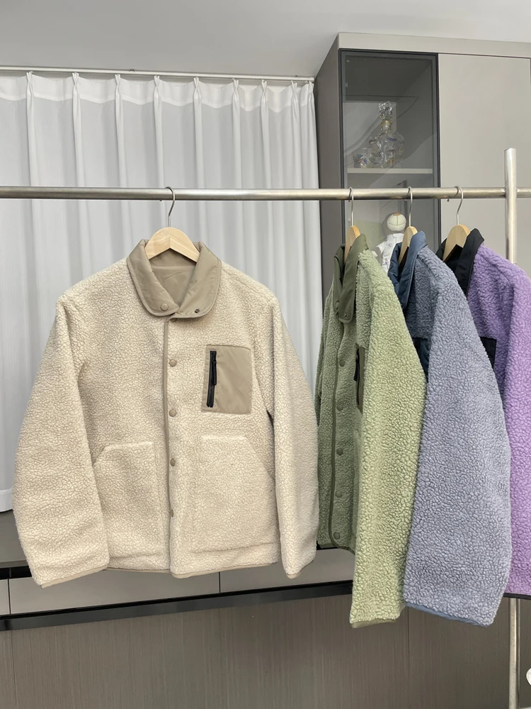 Легкая удобная теплая бархатная куртка из ягненка для мужчин, осенне-зимняя пара, модное длинное пальто-свек с подставкой
Легкая удобная теплая бархатная куртка из ягненка для мужчин, осенне-зимняя пара, модное длинное пальто-свек с подставкой