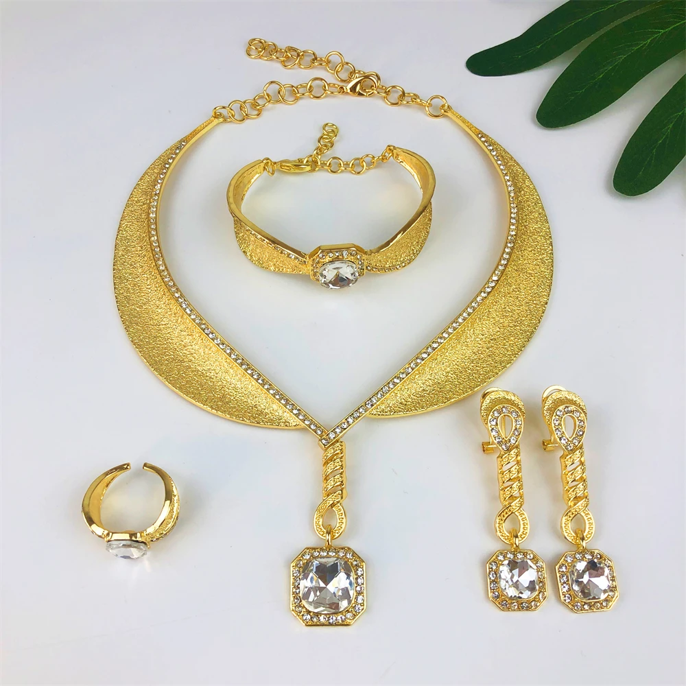 Classic Design Women Jewelry Set 18K Gold Plated Square Pendant Necklace Earrings Bracelet Ring 4PCS Set Jewelry Wedding Party
Classic Design Women Jewelry Set 18K Gold Plated Square Pendant Necklace Earrings Bracelet Ring 4PCS Set Jewelry Wedding Party